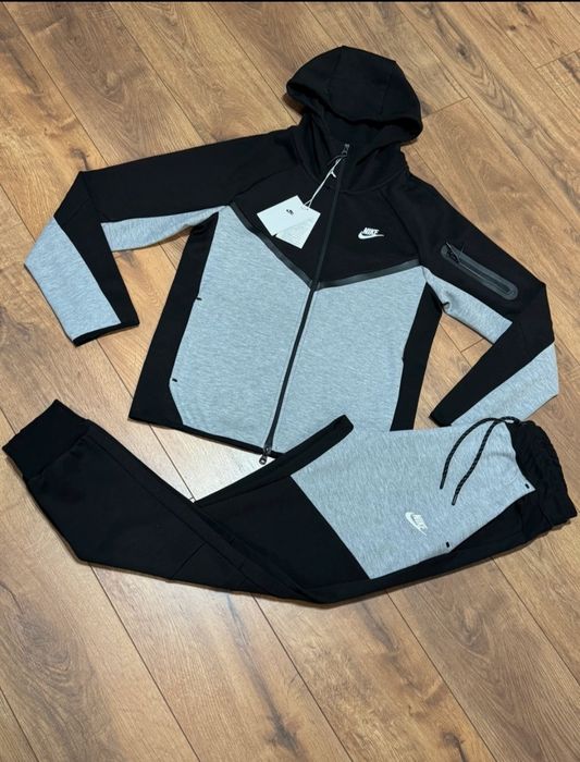 Nike Tech Fleece Black & Grey – Mărimea S, nou cu etichetă