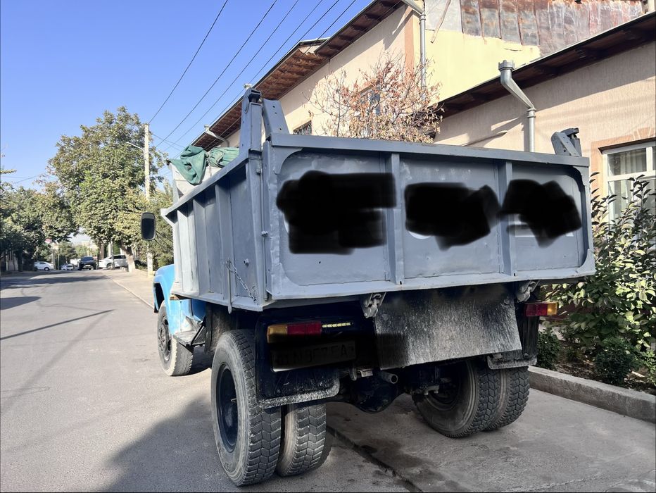 Zil 1984 yil yaxshi xolatida qarab xaydalgan