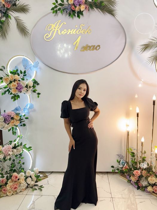 Черное платья прямой