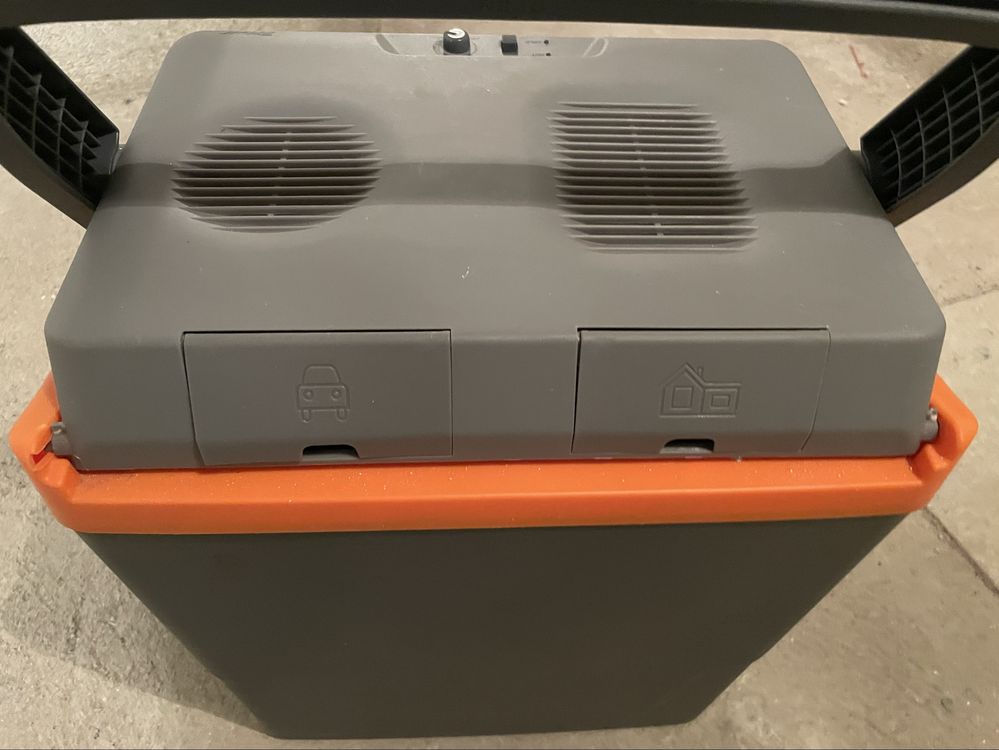 Хладилна чанта 12v/220v