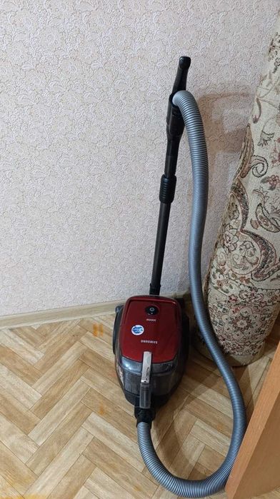 Пылесос Samsung.