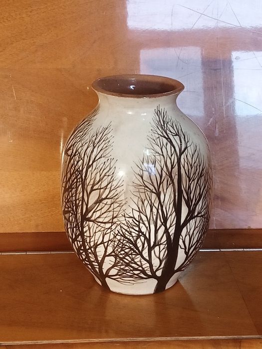 Продаю две вазы б/у.