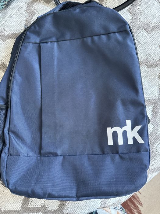 Продам рюкзак темносиний