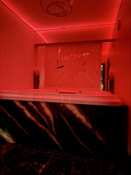 Apartament de Lux – Regim Hotelier  Jacuzzi Profesional Smart Home