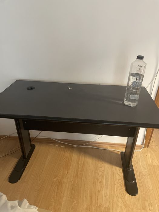 Vand foarte urgent mobila diversa pret foarte avantajos