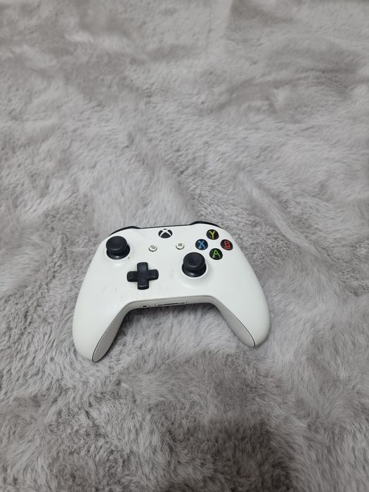 Продам геймпад на Xbox One