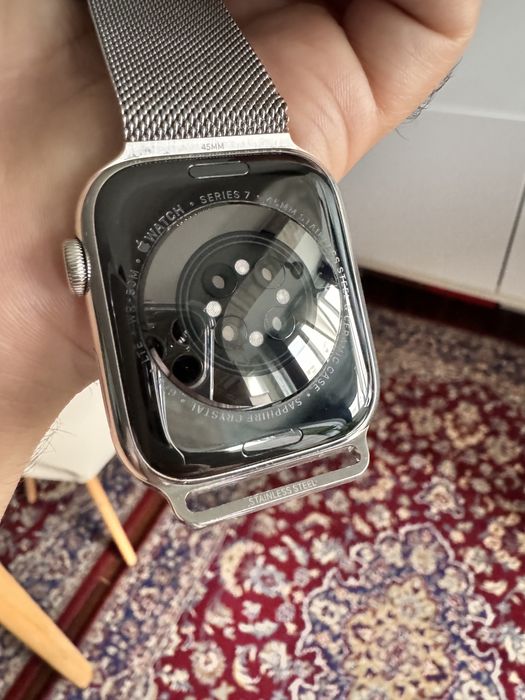Apple Watch 7 / 45 mm Stainless Steel Milanese  Silver