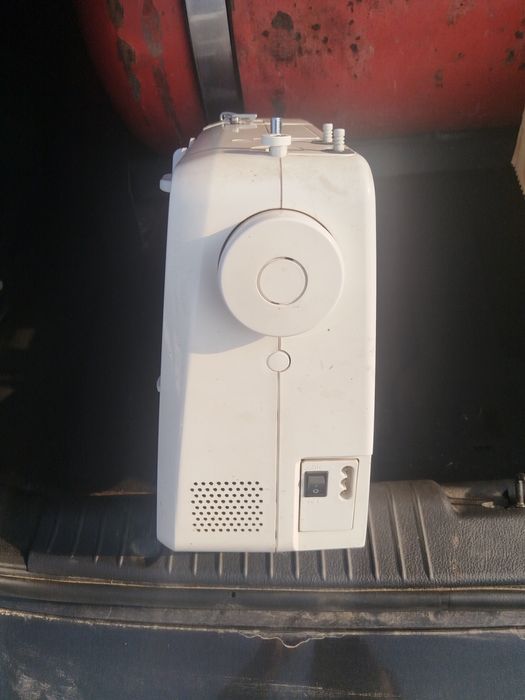 Qo'l tikuv mashinasi