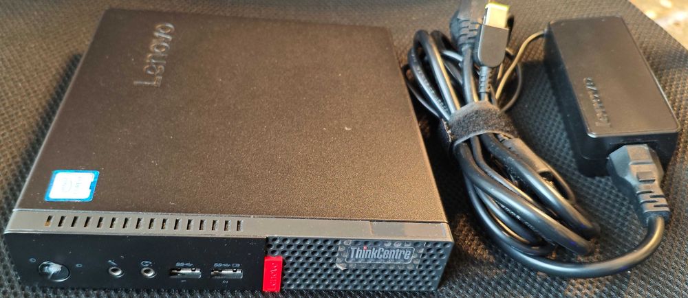 Продавам мини компютър Lenovo ThinkCentre M910q Tiny