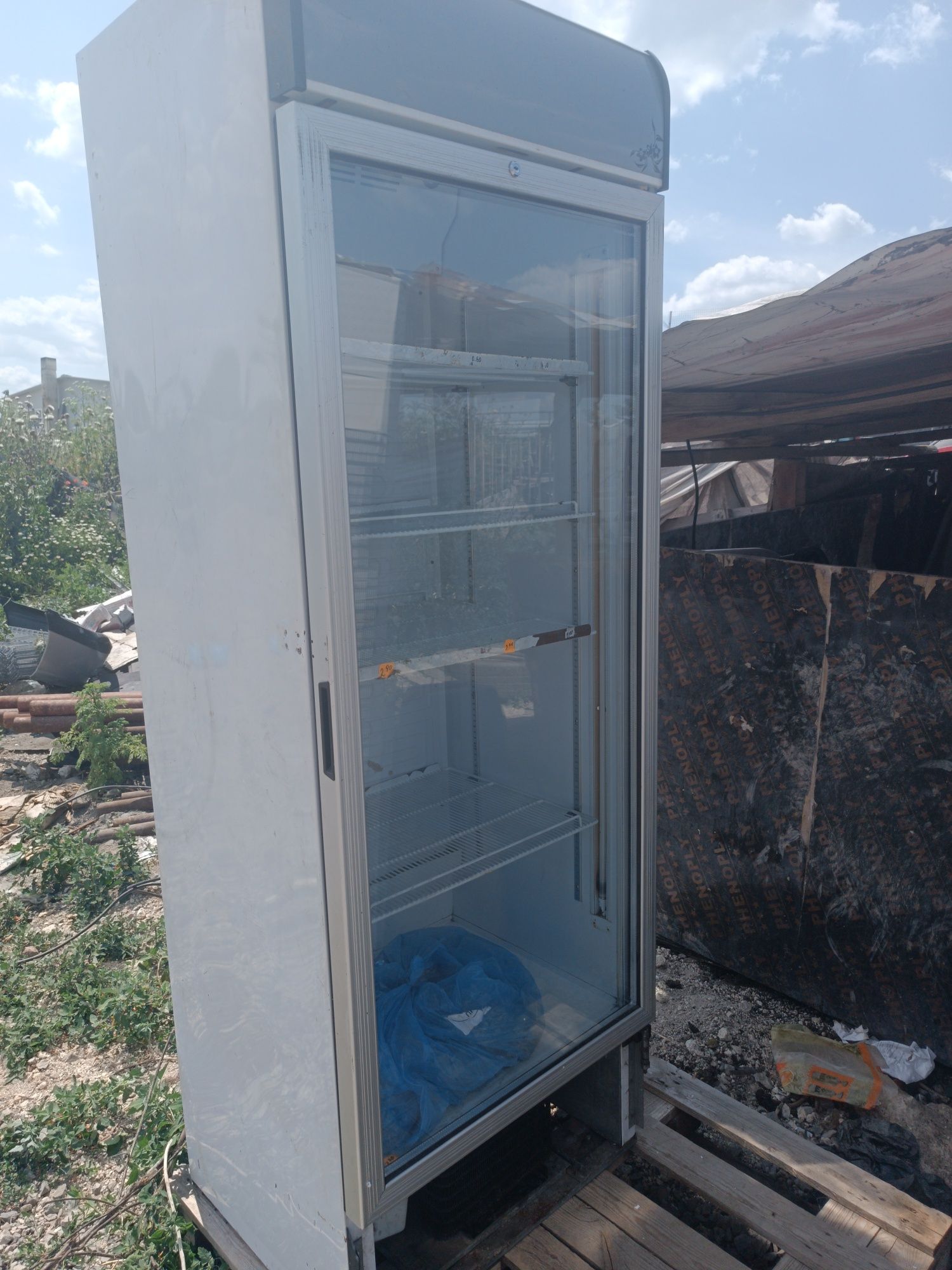 Продава хладилни витрини