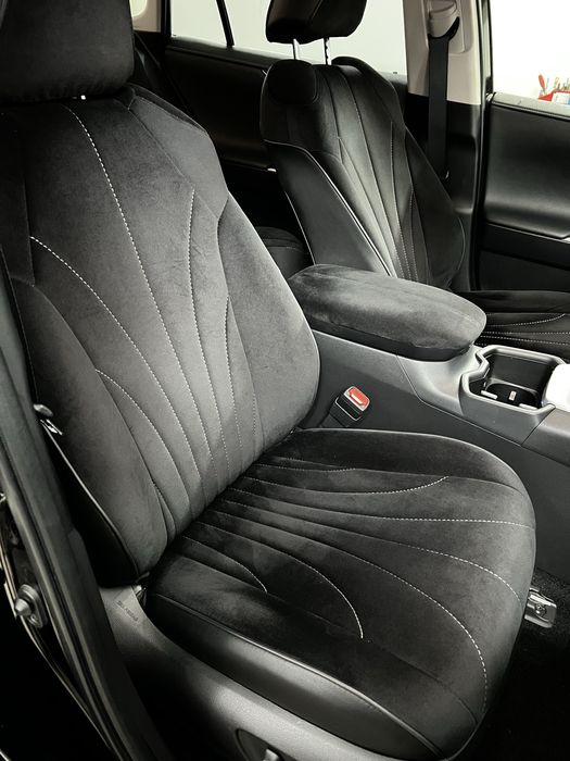 Продам чехлы на Rav4 xa50