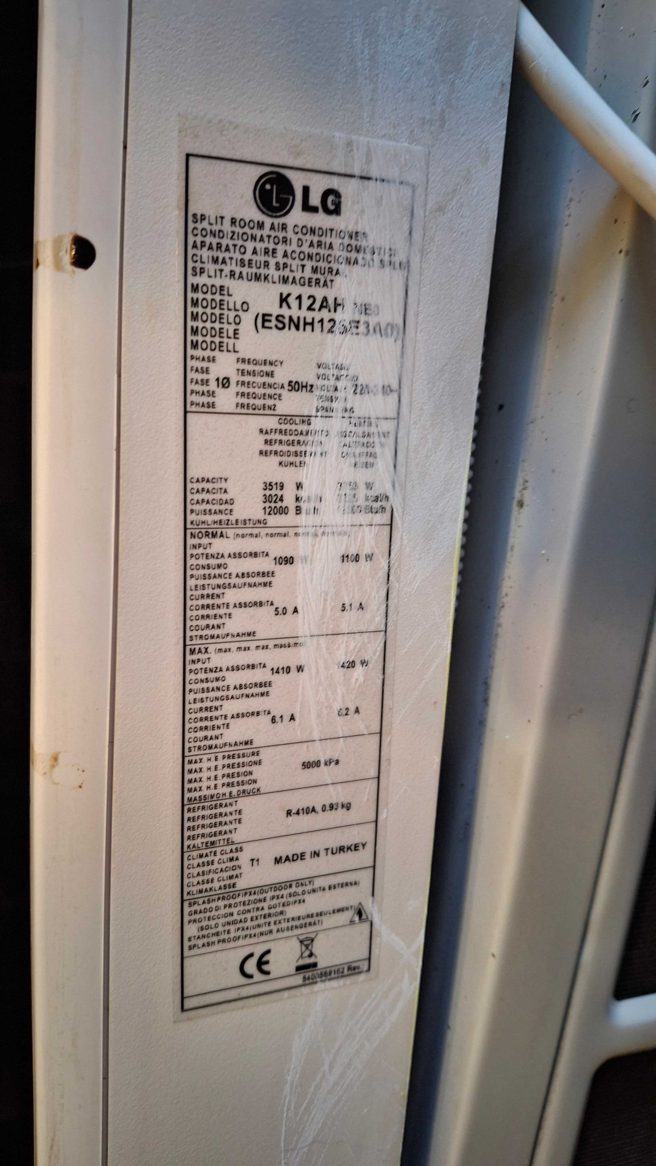 Продавам два стари климатика LG и Mitsubishi