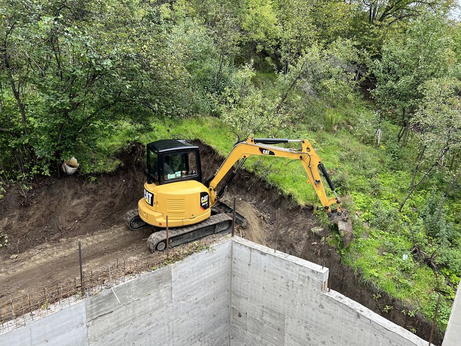 Inchiriez EXCAVATOR Bobcat Dumper Miniexcavator Buldoexcavator Demolez