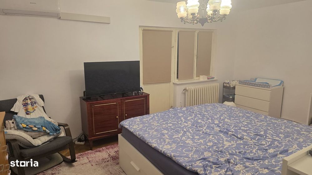 Vand apartament 3 camere dec.  Deva cu GARAJ si BOXA sub bloc, etaj 1