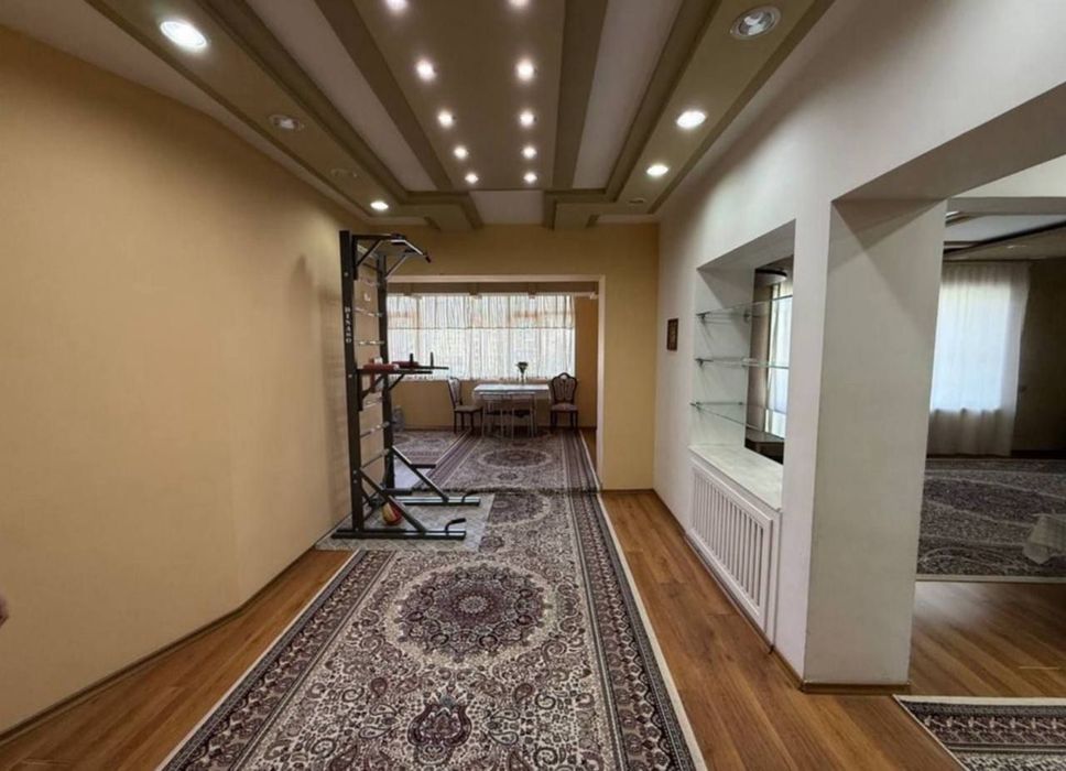 Квартира на Дружба Народов 3/5/5 общ пл 105м Спец план ,Дом с лифтом