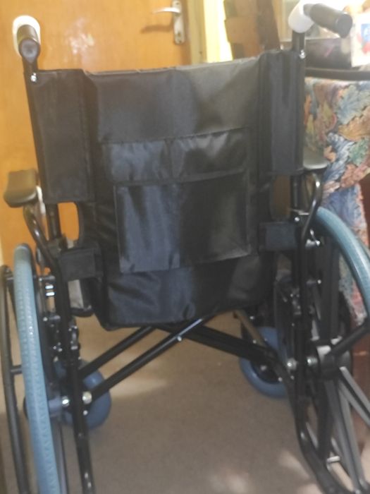 Scaun cu rotile persoane cu dizabilități nou