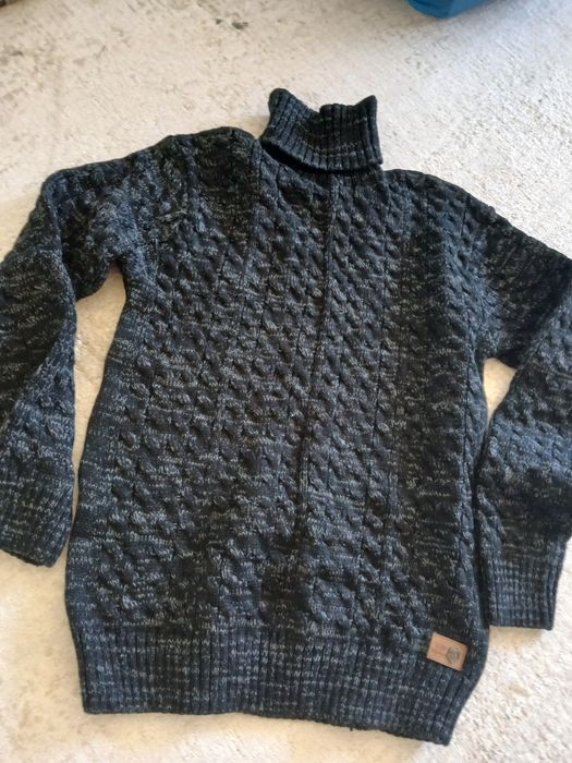 Продам кофты новые мужские,теплые