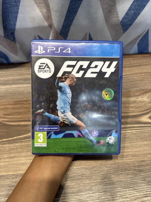 PS4 slim 1tb + 4 диска и 38 игр