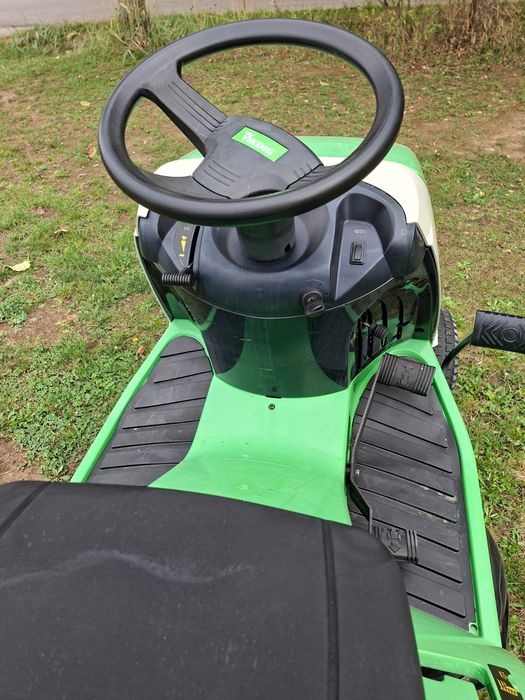 Tractoras de tuns gazon Wiking