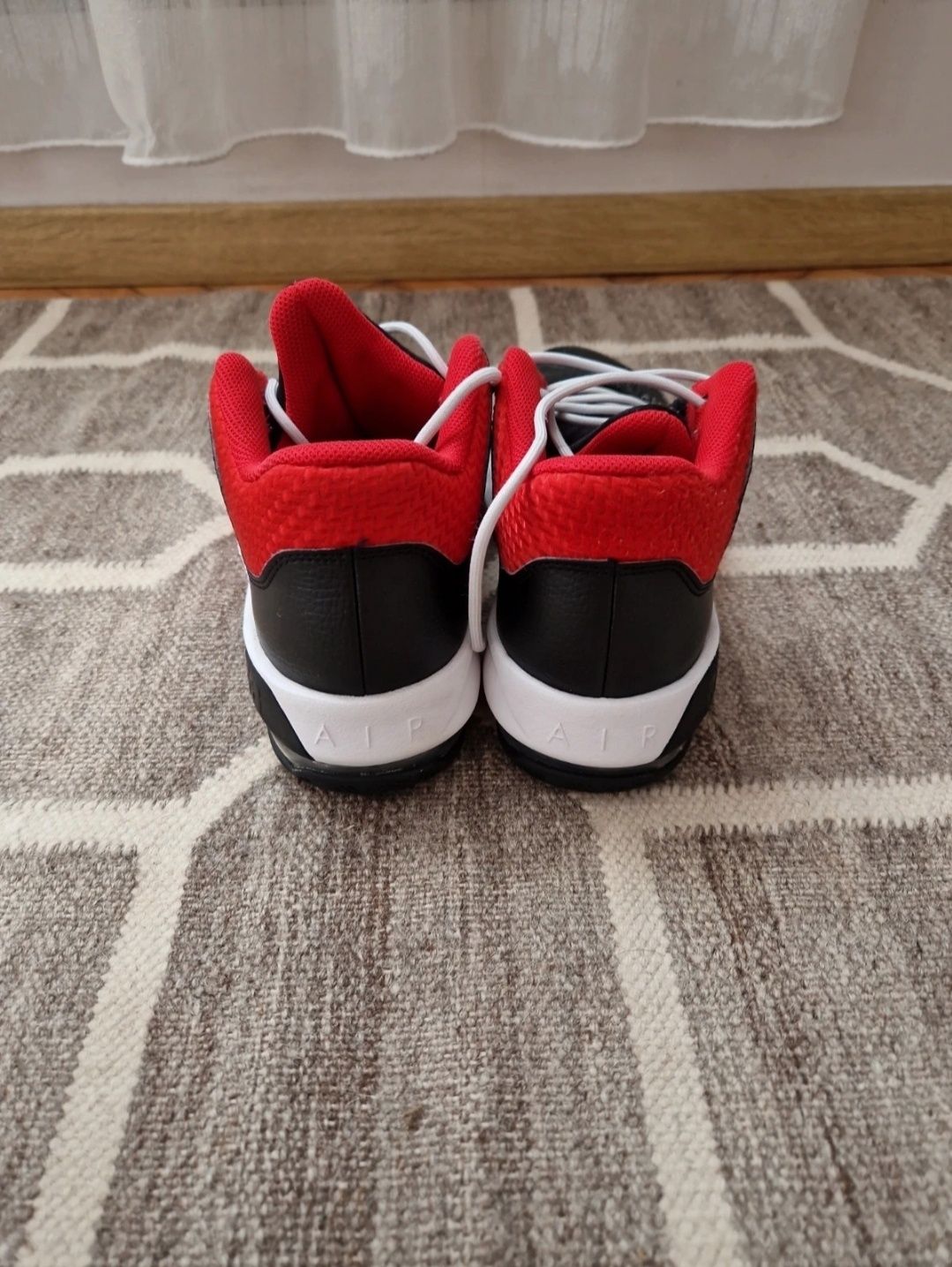 Jordan max aura 41
