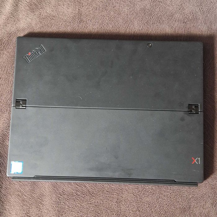Продавам лаптоп таблет Lenovo ThinkPad X1 Tablet 3 Gen