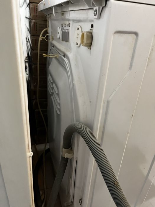 Работеща пералня hotpoint ariston 6kg