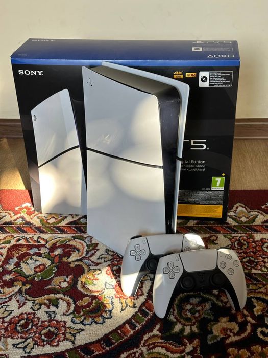 Play Station 5 Slim + Top Games
