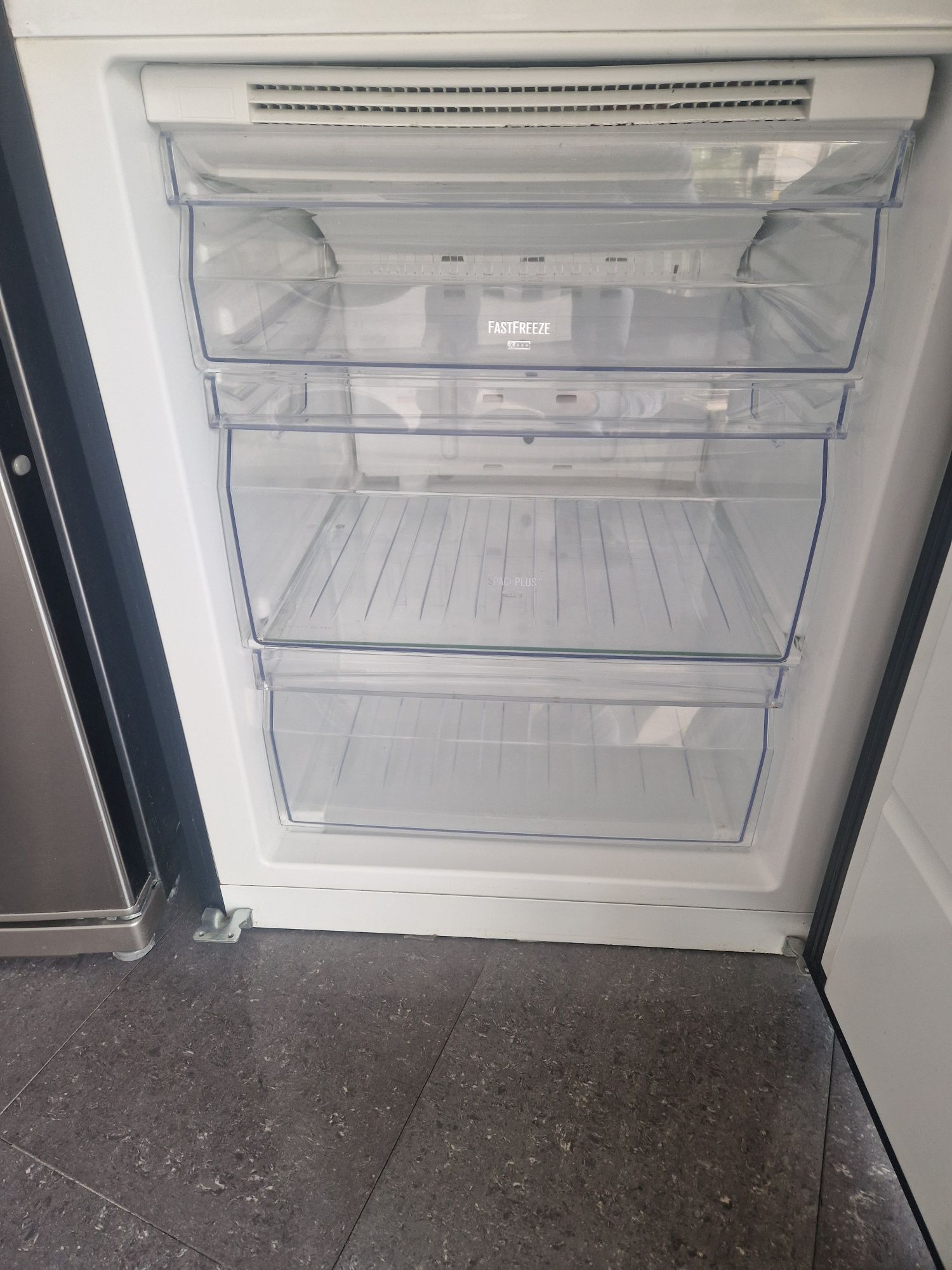 Хладилник с фризер Electrolux A++ No Frost