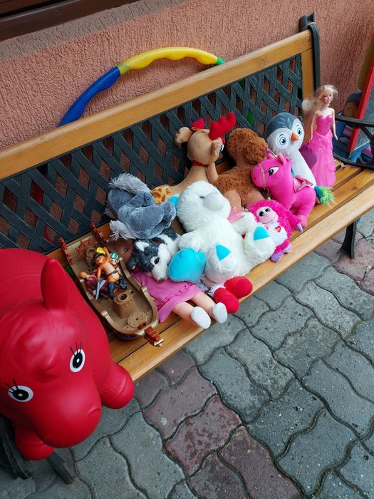 Jucării plușuri păpuși