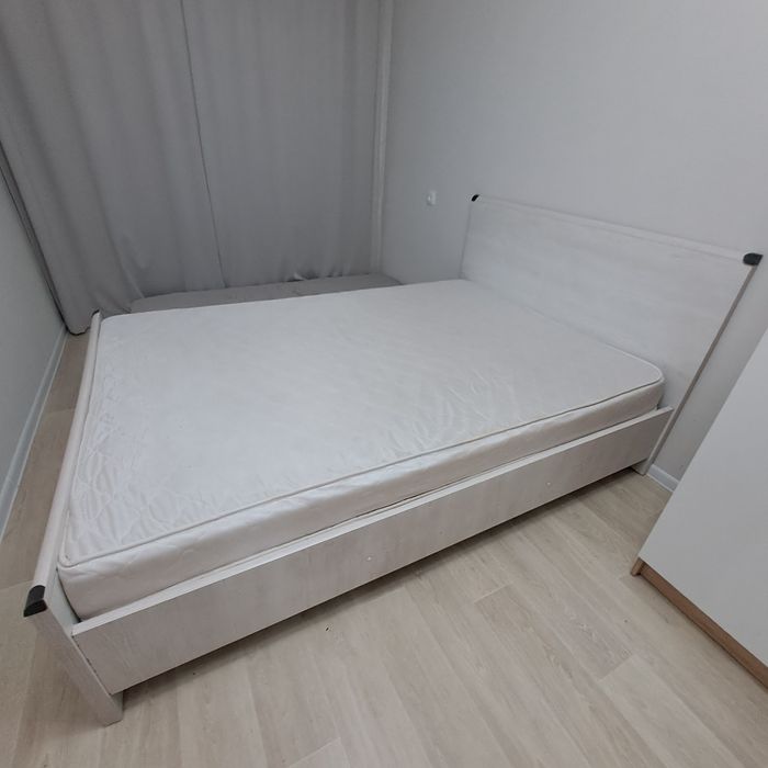 Продам кровать двухспальную 140см×200см