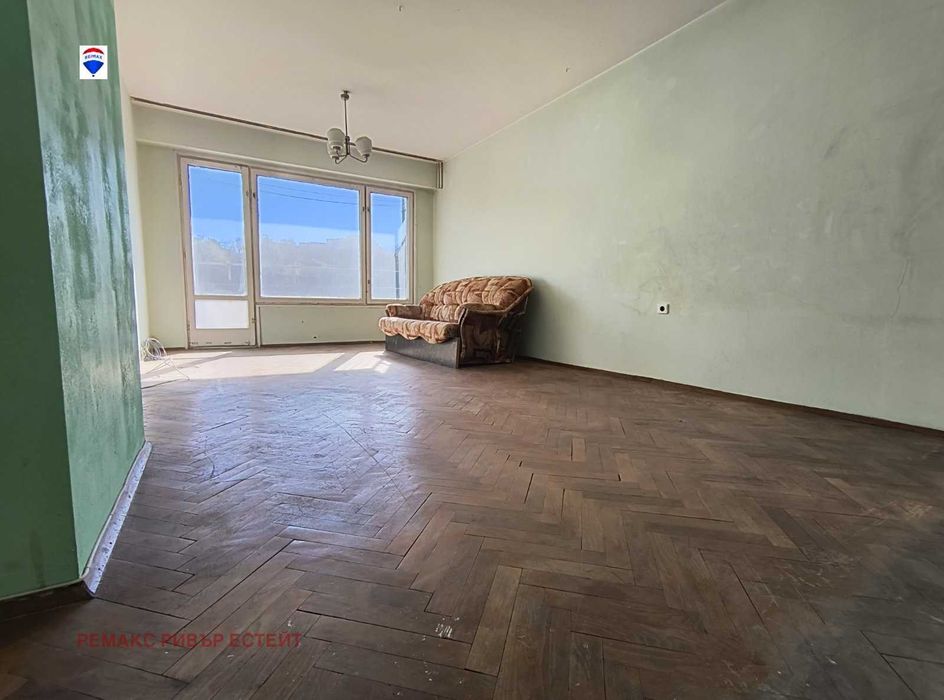 Двустаен апартаемент за продажба кв. Родина 2