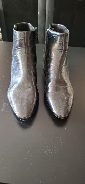 Vând ghete piele