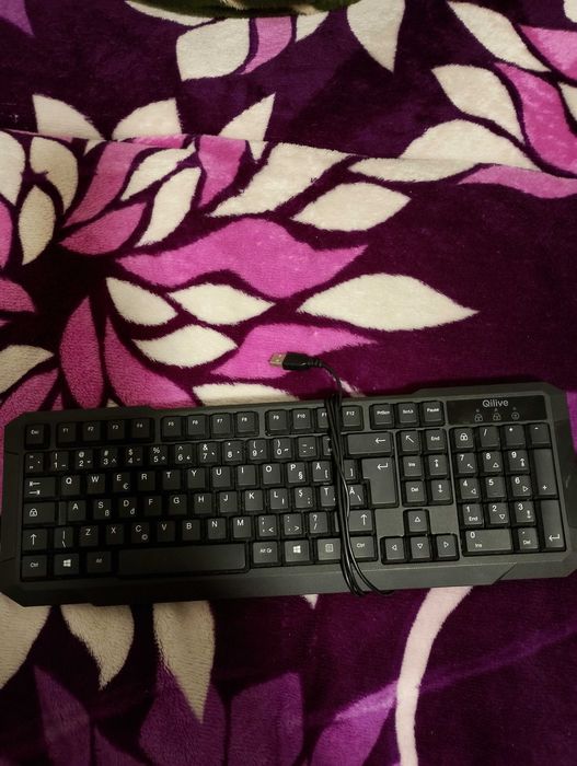 Vând tastatură perfect funcțională