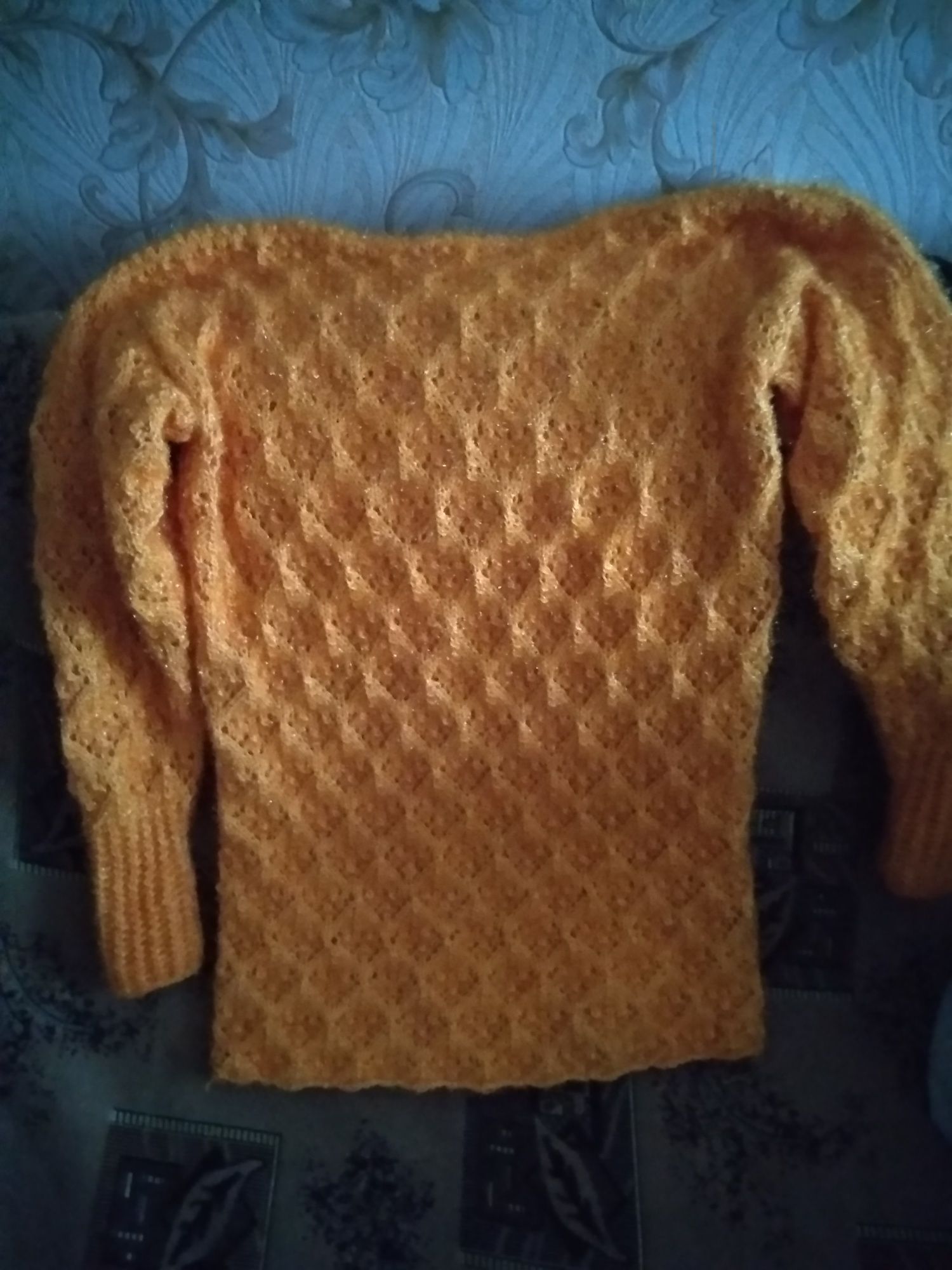 Вязаный свитер, джемпер