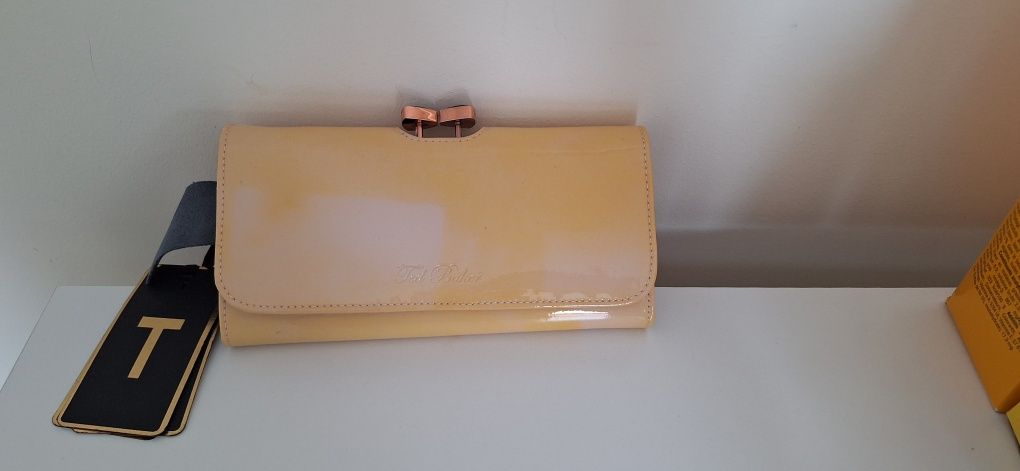 Ted Baker оригинално ново поромоне