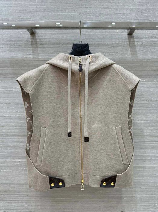 Vesta Louis Vuitton - calitate premium prezentare completa