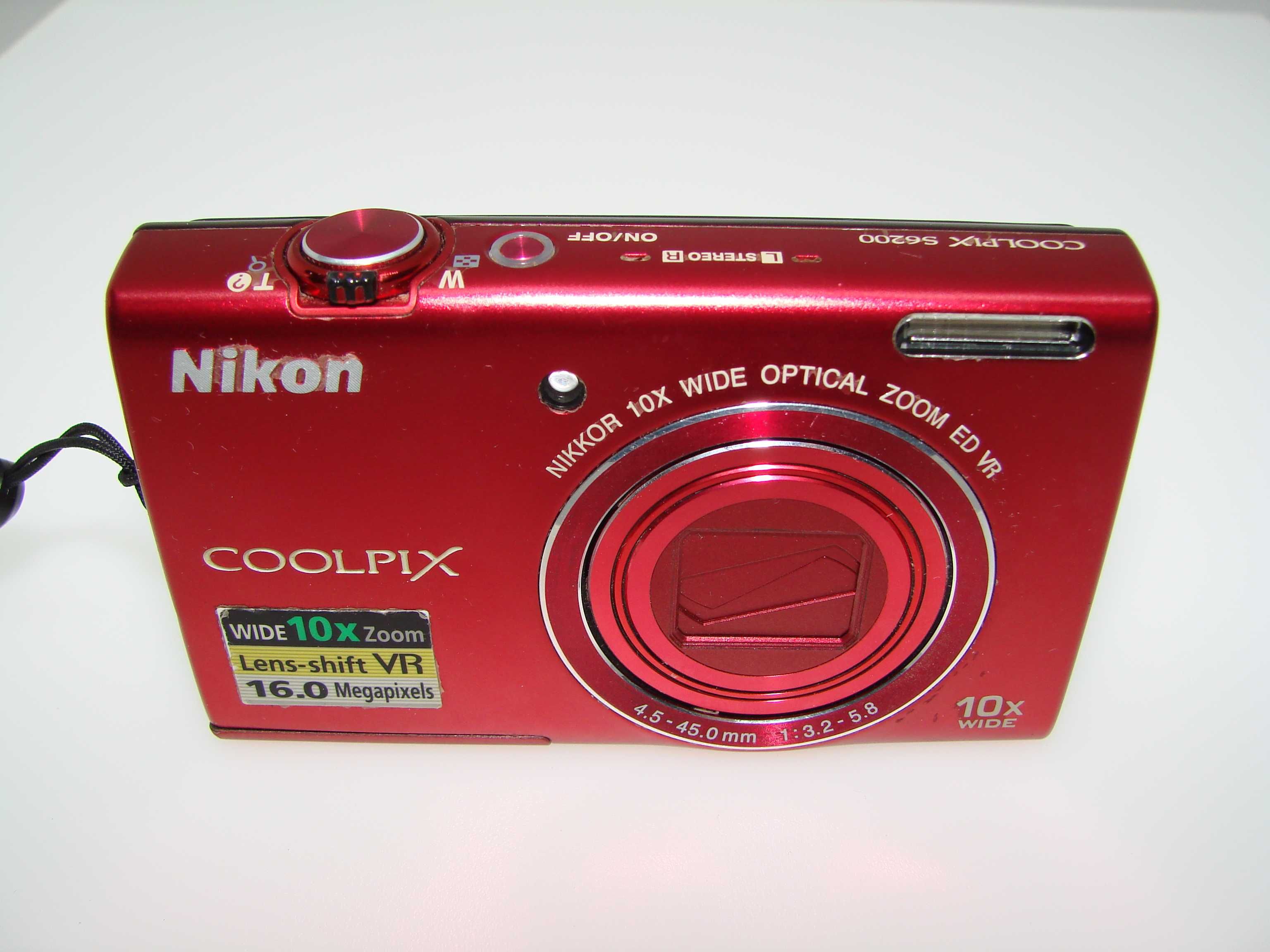 Компактен фотоапарат Nikon S6200: Мощен зум 10x, 16MP Работи перфектно