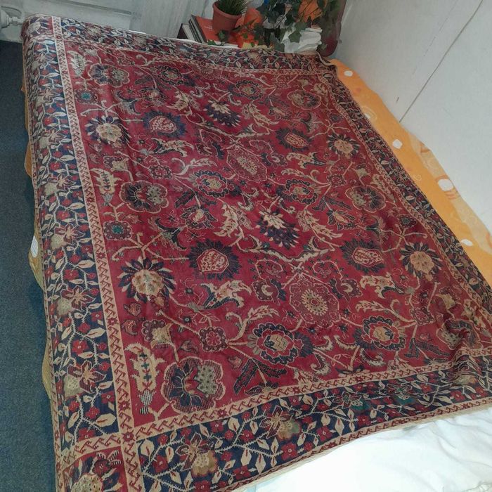 Covor ; cuvertura ; draperie