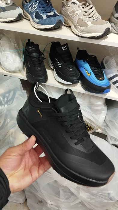 Zimniy krasovkalar barcha razmerlari bor yangi