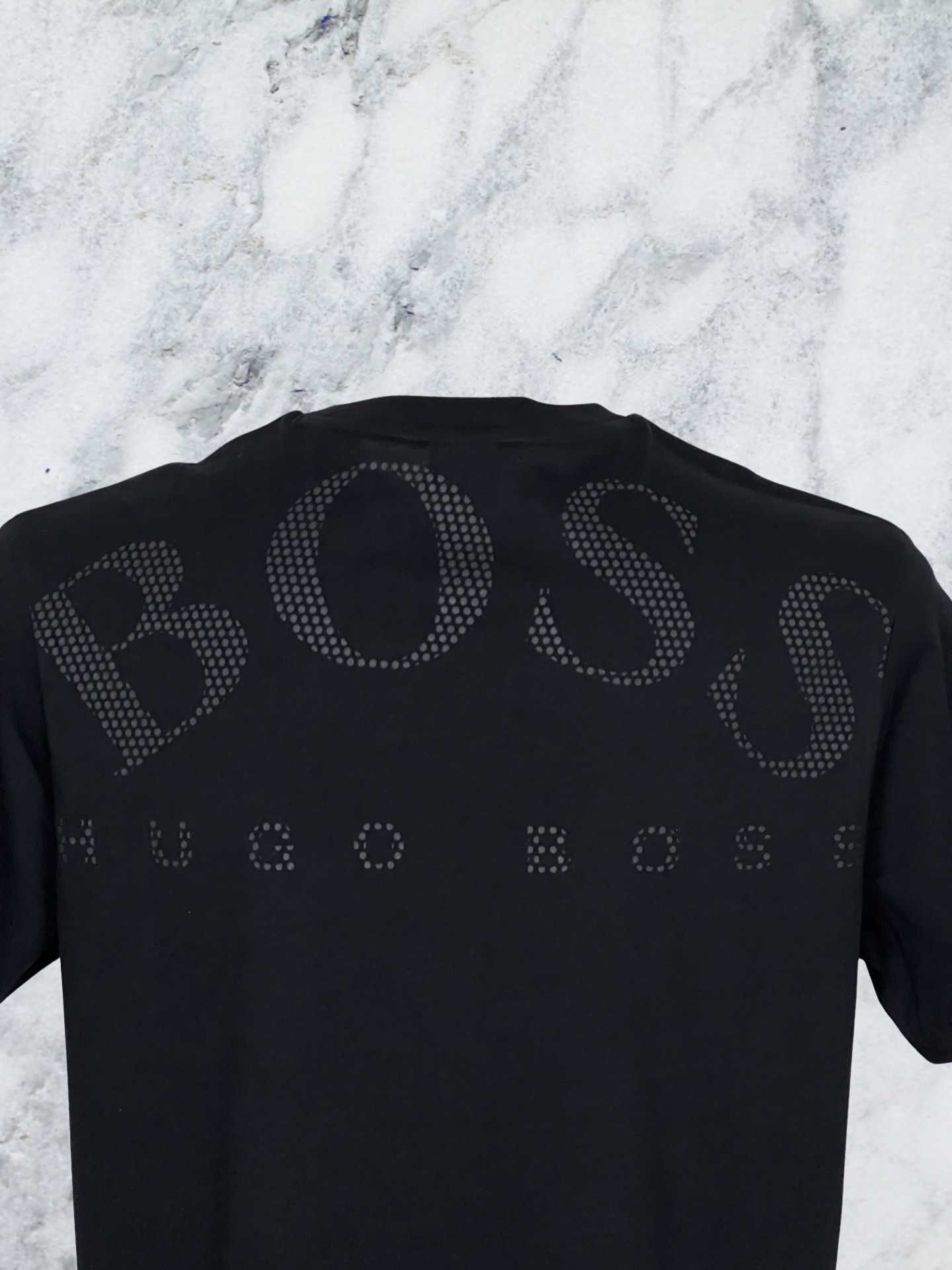 Hugo BOSS Черна Тениска щампа на гърба S XL