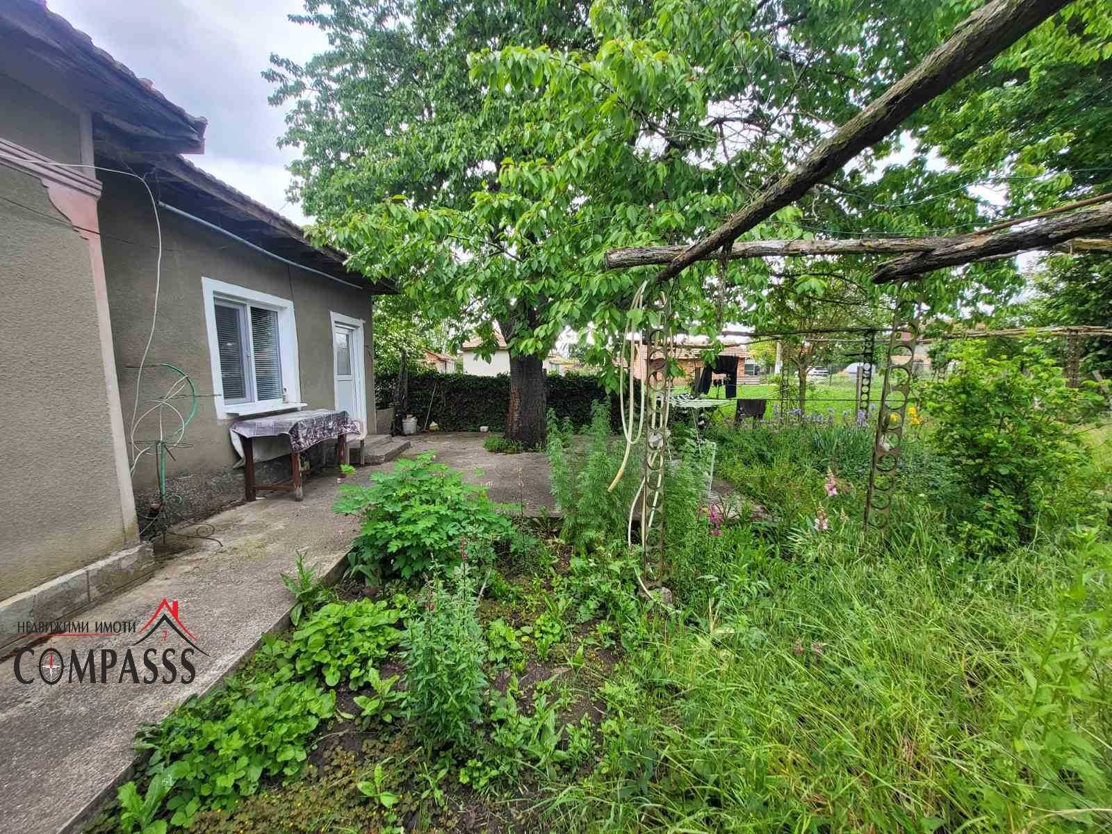 с. Равнец, Общ. Ген. Тошево, къща с двор – 39000лева!