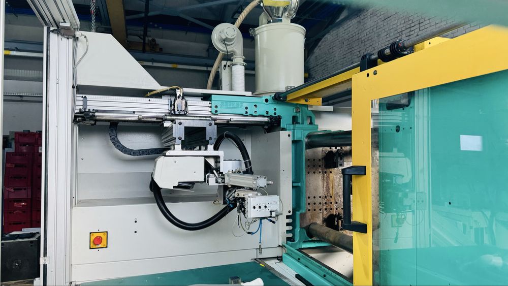 Шприц машина Arburg