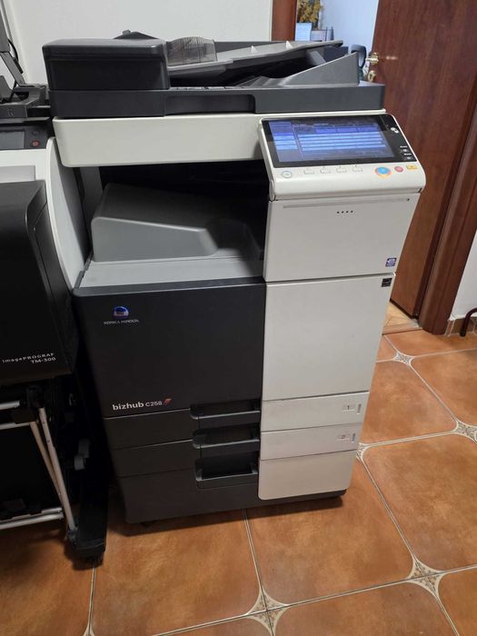 Copiator color Konica C258
