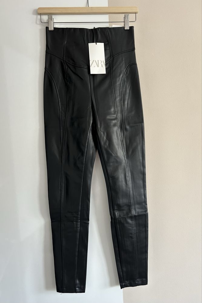 Кожен клин Zara.