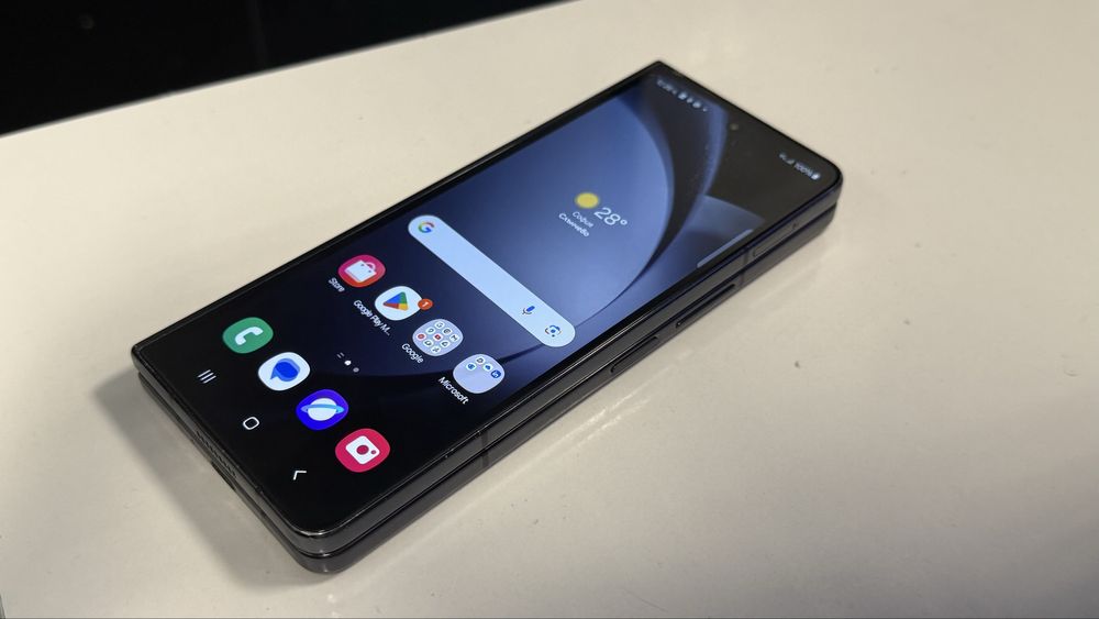 Продавам Samsung Galaxy Z Fold 5 512 / 12GB RAM Black