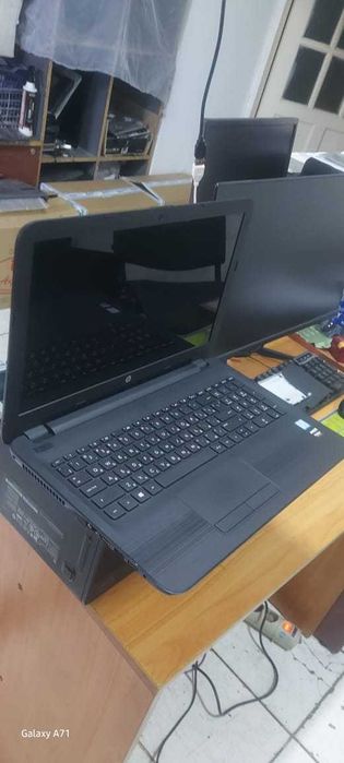 Ноутбук HP 15 - ay154 /Core i5 - 7200u/Ozu 8 Gb/SSD 256 Gb/HD R5 M330