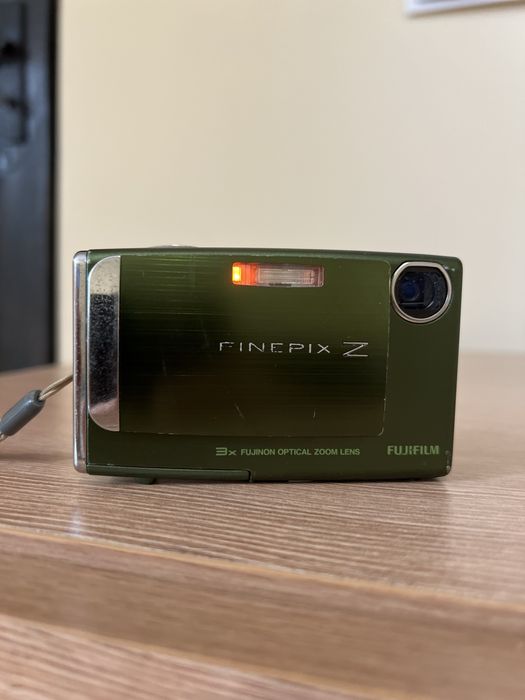 Фотоапарат Fujifilm Finepix, 7,2 Mp (+подаръци)