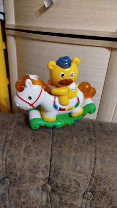 Продам музыкальные развивающие игрушки