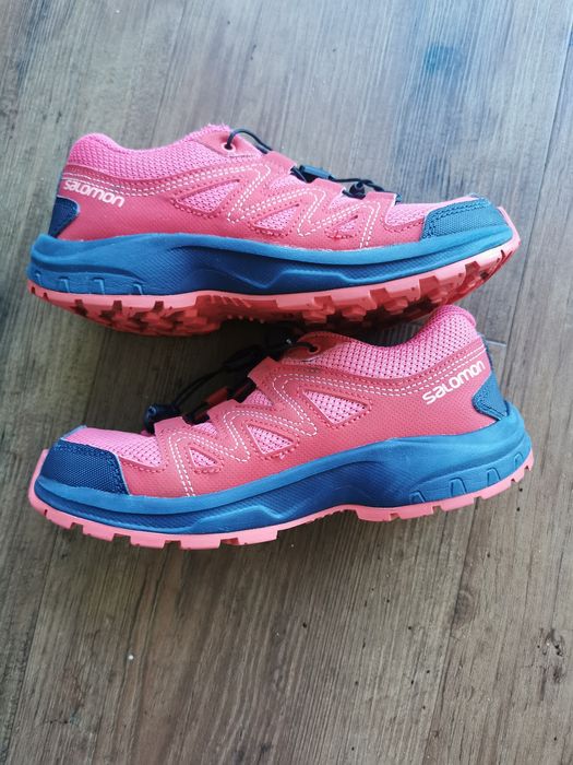 Adidași Salomon Nr. 33