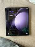 Продавам samsung galaxy fold 5